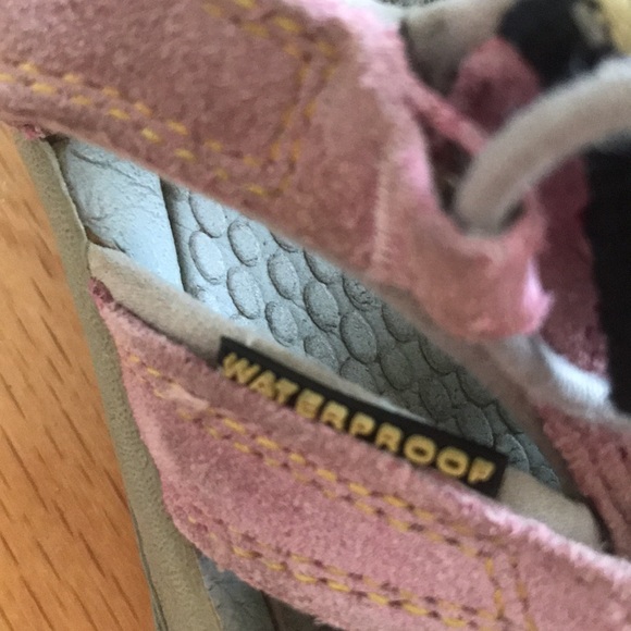 KEENS Waterproof pink Keens - Picture 5 of 5